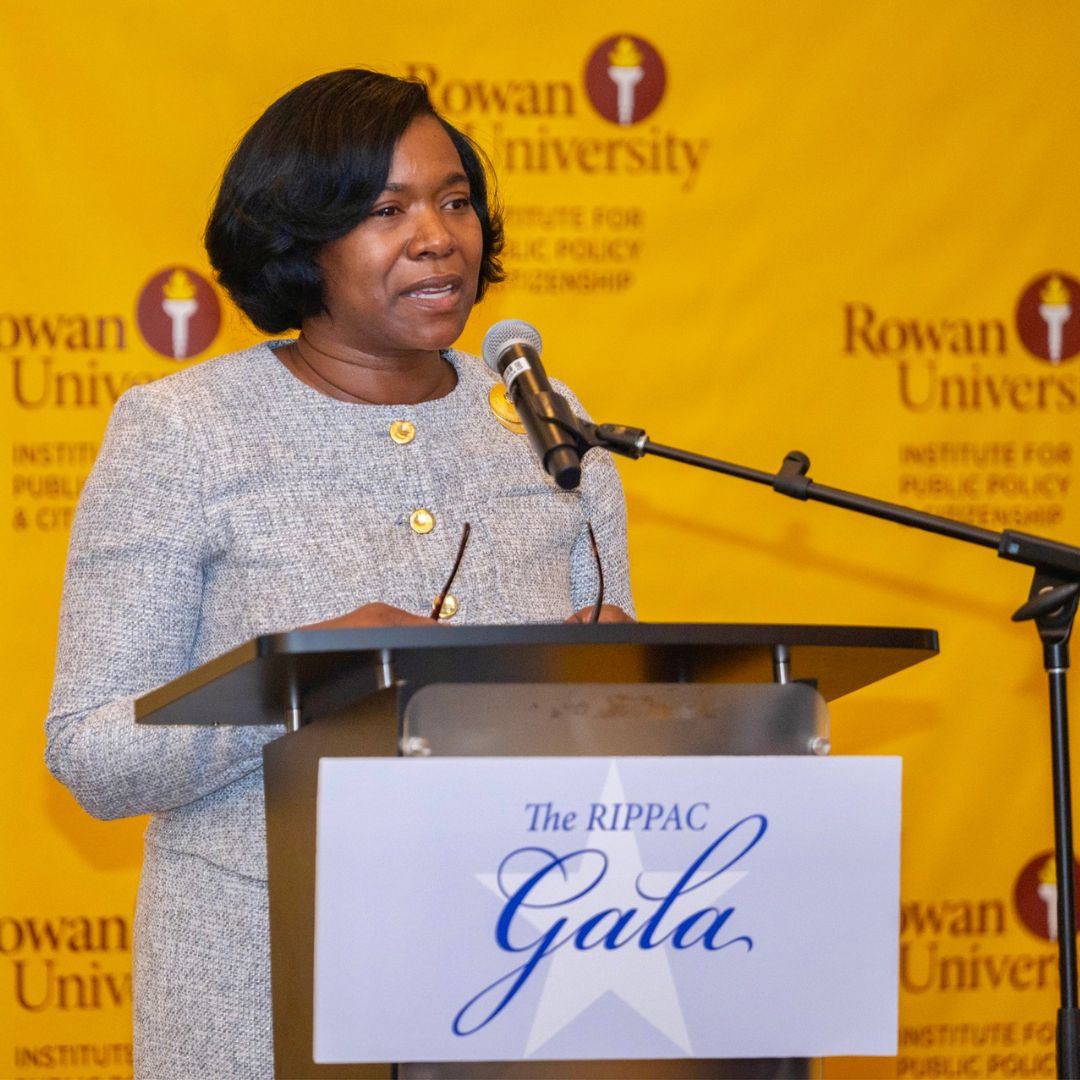Inspira Health's Robin Walton at the Gala podium